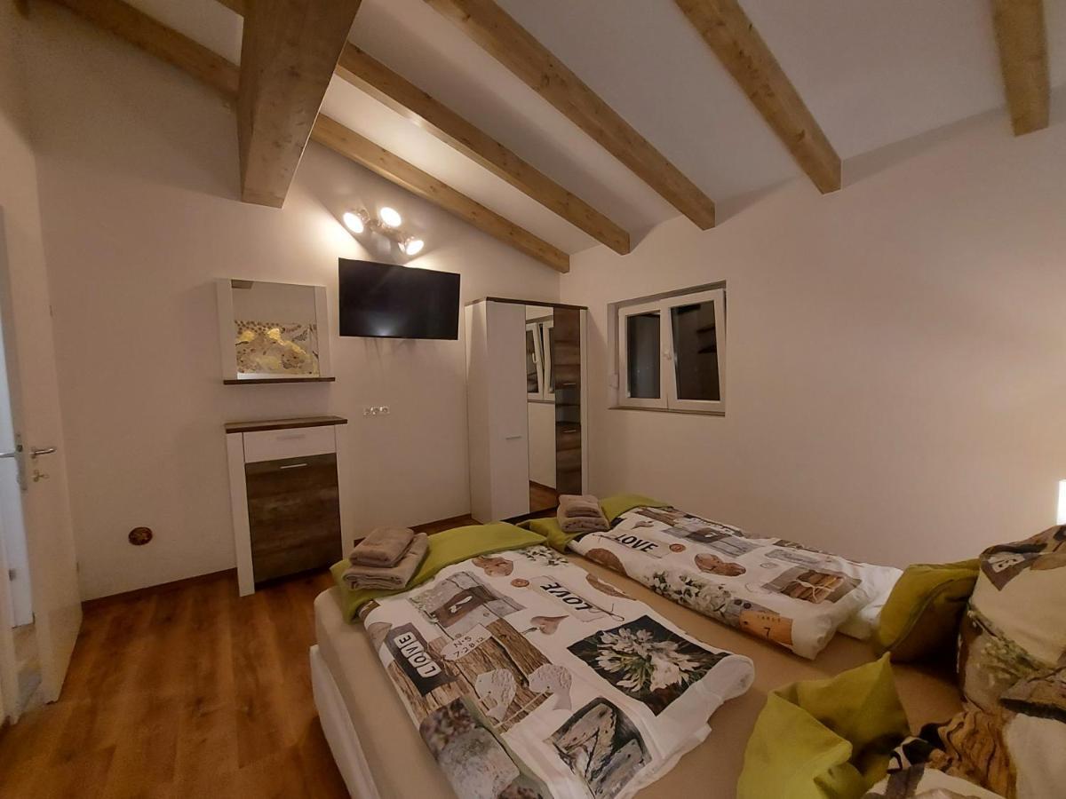 Auszeit Steiraland Penthouse 9 Mit Grossen Balkon Und Parkplatz Apartment