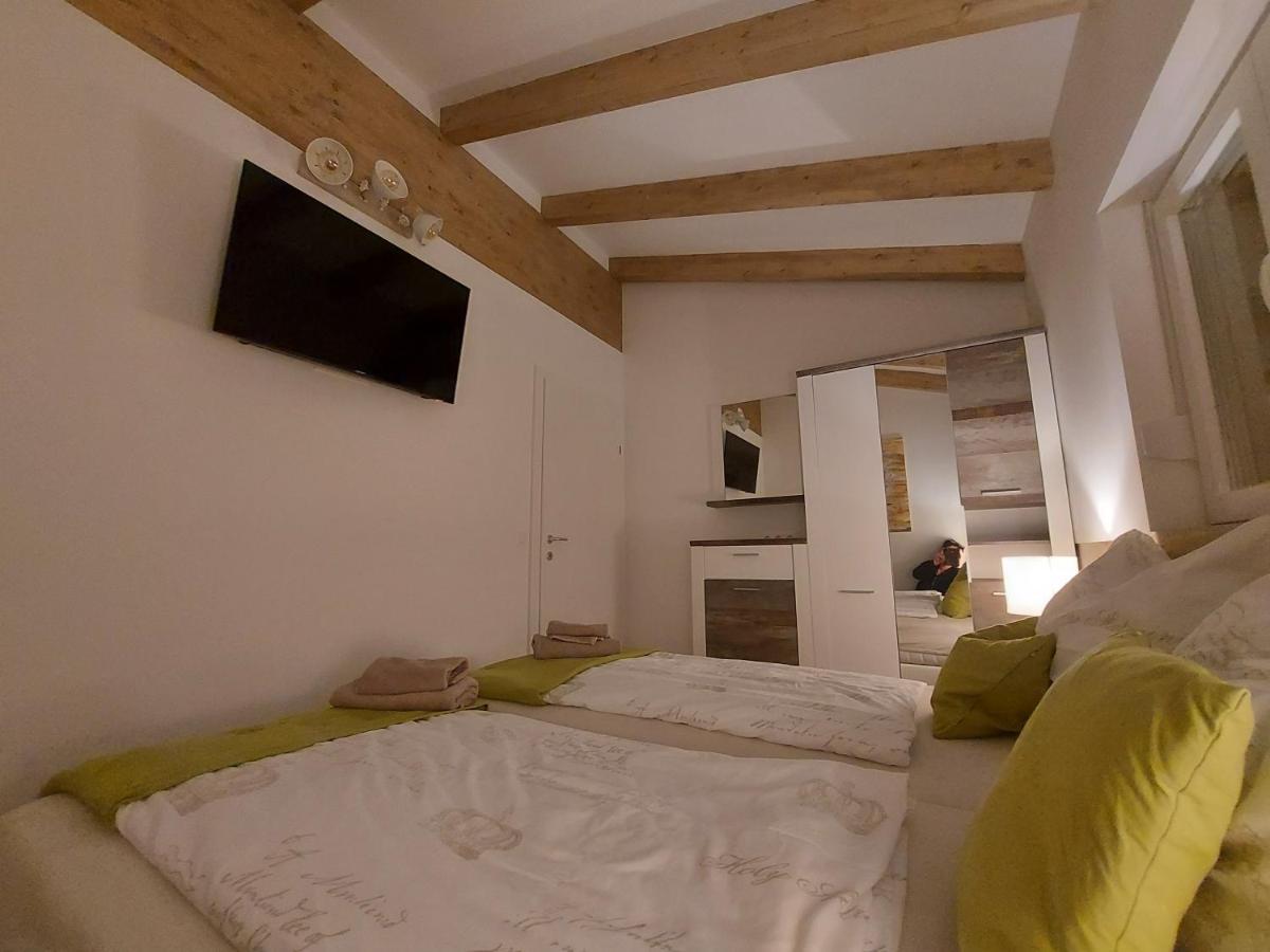 Auszeit Steiraland Penthouse 9 Mit Grossen Balkon Und Parkplatz Apartment